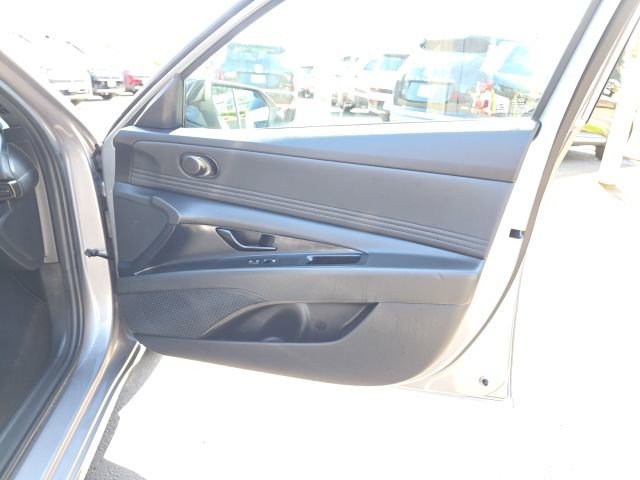 Used 2025 Hyundai Elantra Sport image 18