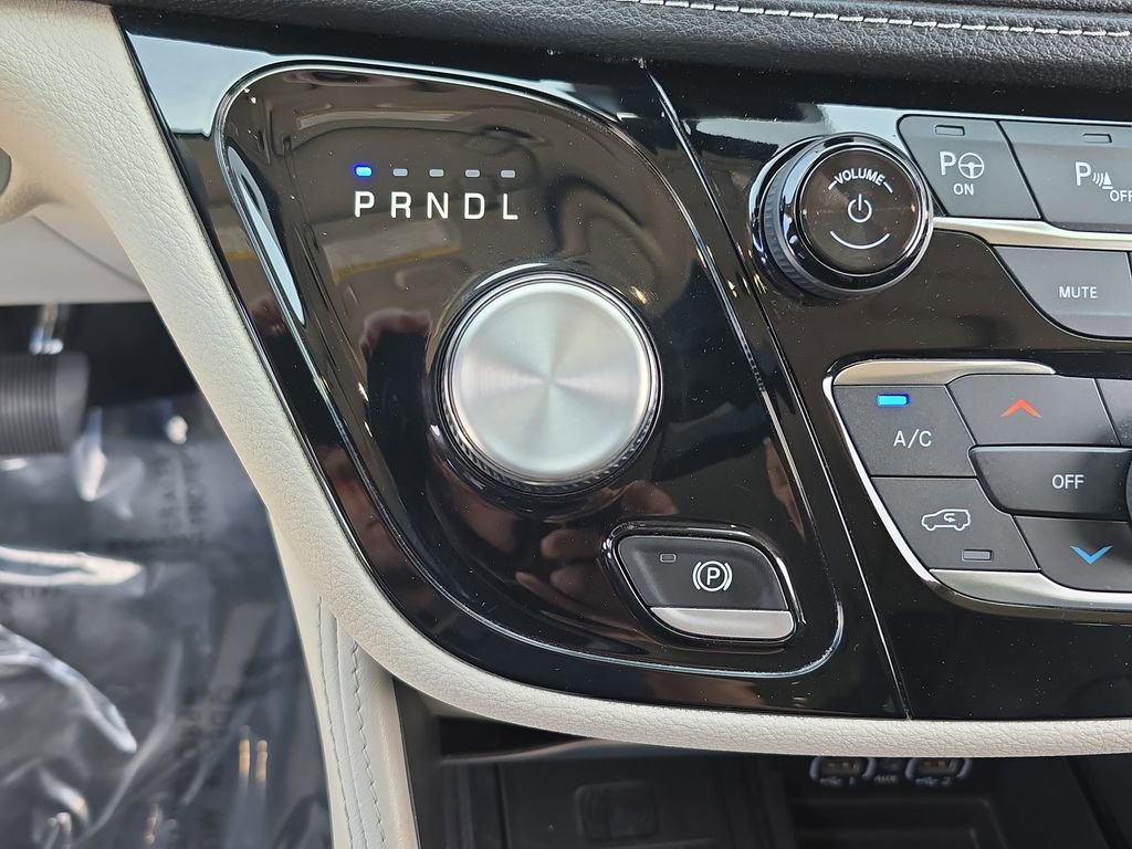 Used 2022 Chrysler Pacifica Limited FWD image 29