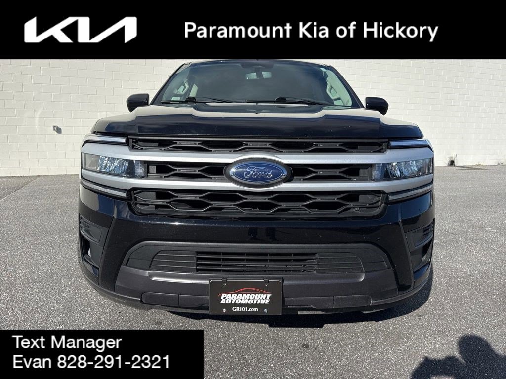 Used 2024 Ford Expedition Max XLT image 2