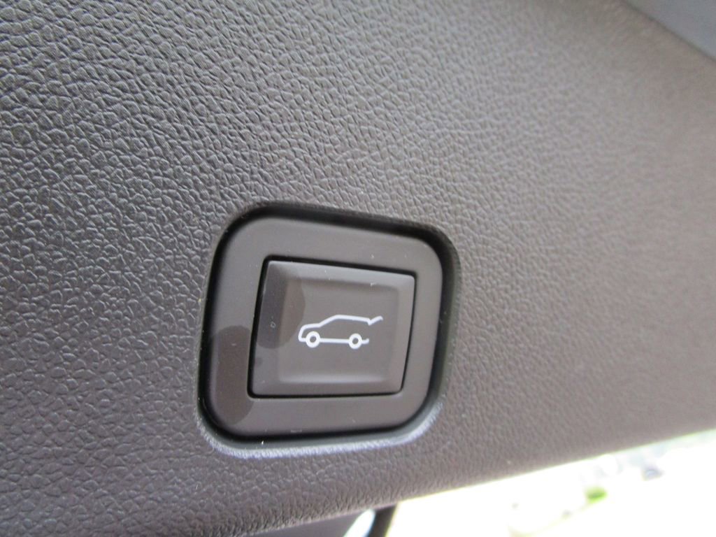 New 2026 Chevrolet Traverse LT FWD image 13