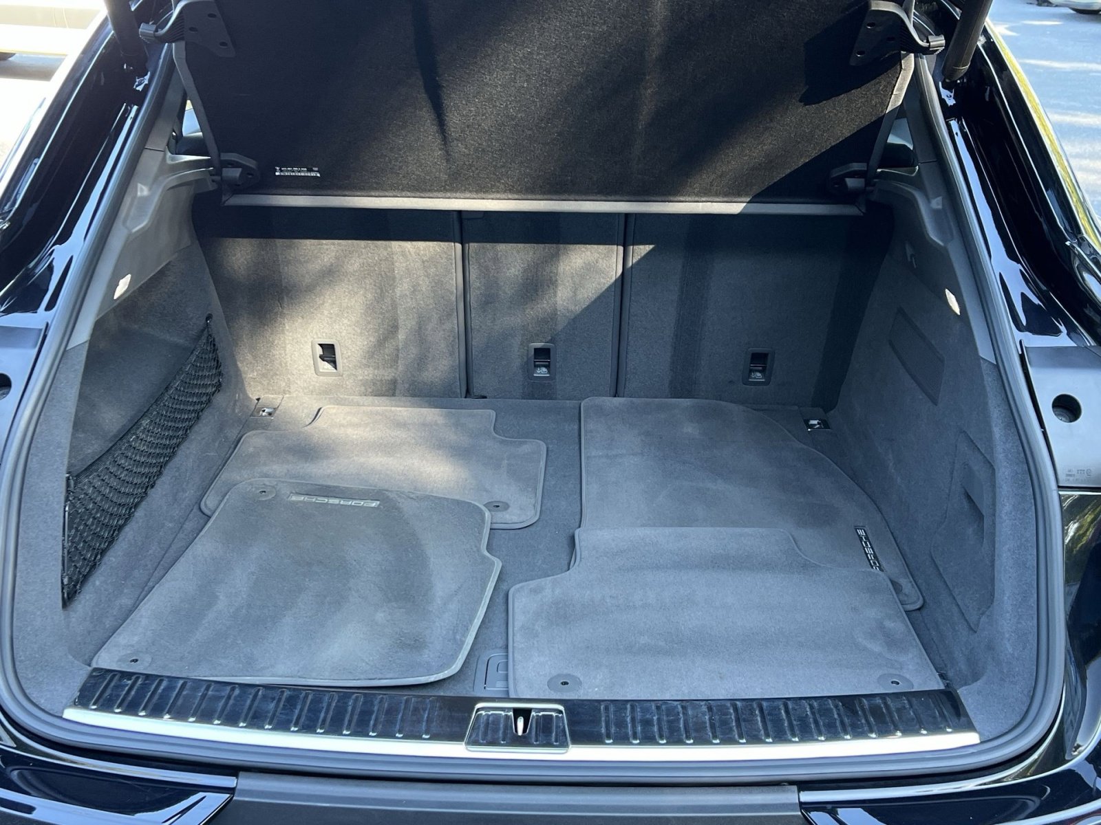 Used 2022 Porsche Cayenne Platinum Edition image 24