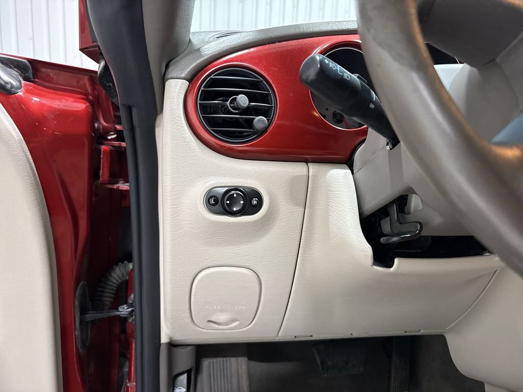 Used 2005 Chrysler PT Cruiser GT FWD image 18