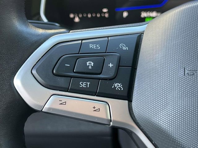 Certified 2023 Volkswagen Jetta SE w/ Panoramic Sunroof Package image 24