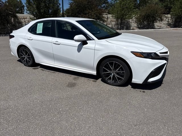 Used 2023 Toyota Camry SE FWD image 11