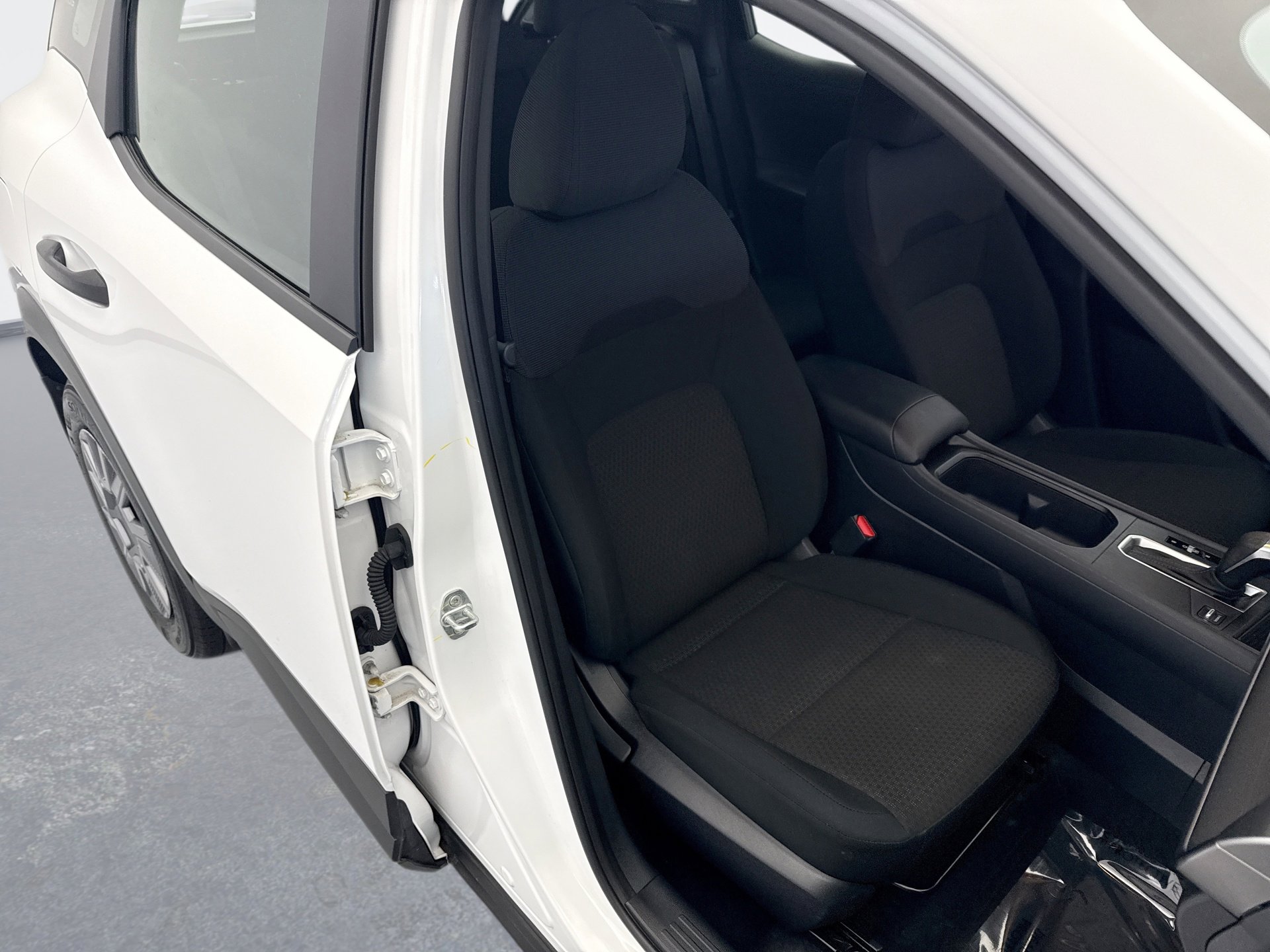 Used 2025 Nissan Kicks S AWD/4WD image 16