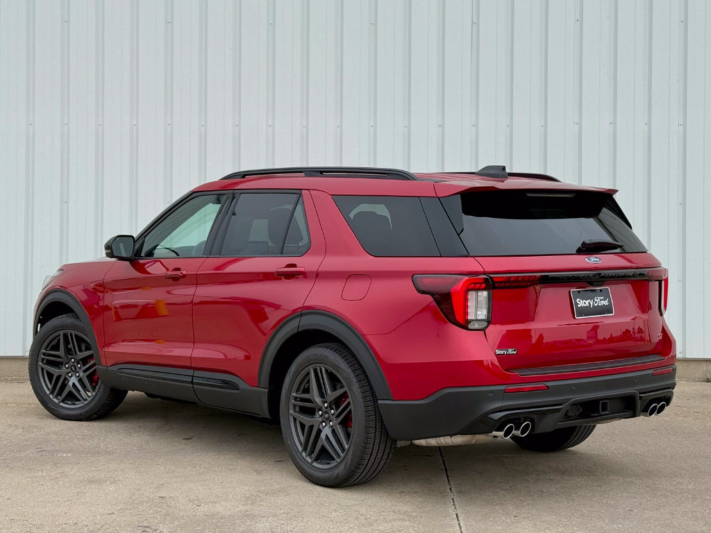 New 2026 Ford Explorer ST RWD image 4