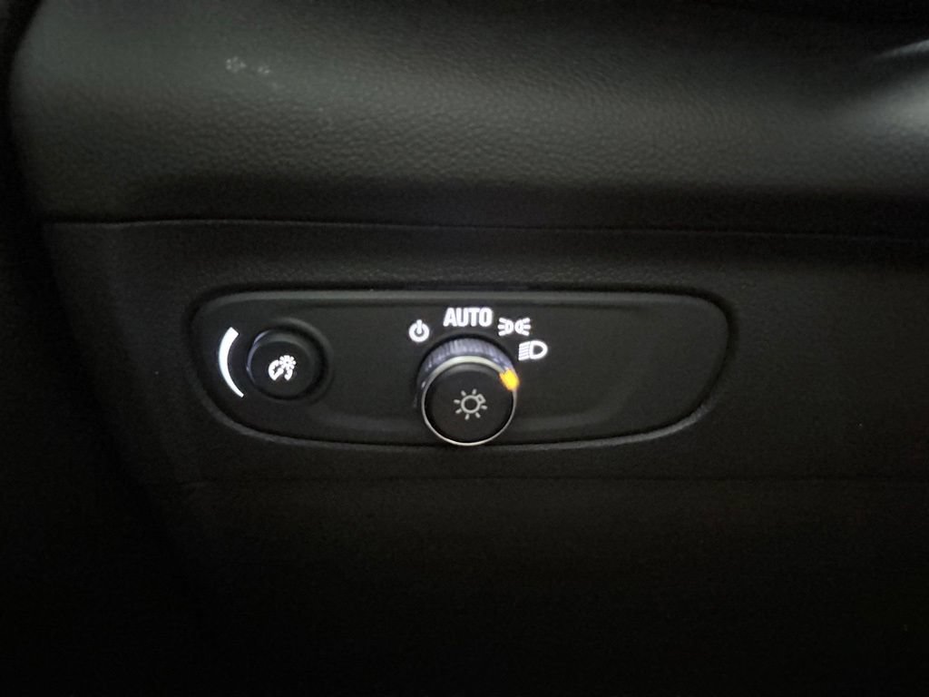 Used 2023 Buick Envision Essence w/ Sport Touring Package AWD/4WD image 23