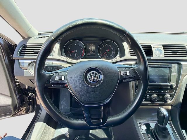 Used 2017 Volkswagen Passat 1.8T SE FWD image 11