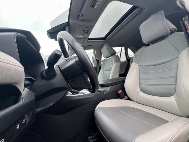 Used 2019 Toyota RAV4 XLE Premium w/ Advanced Technology Package AWD/4WD image 16