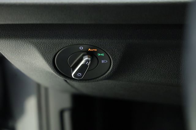 Certified 2022 Volkswagen Jetta SE image 26