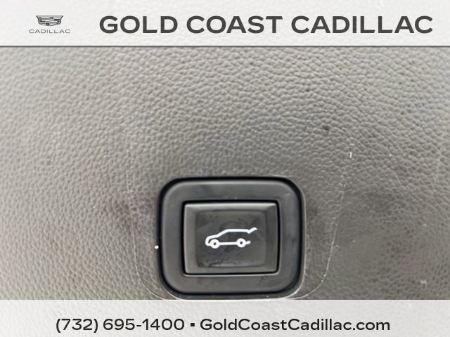 Used 2023 Chevrolet Traverse LT w/ Rear Camera Mirror Package image 14