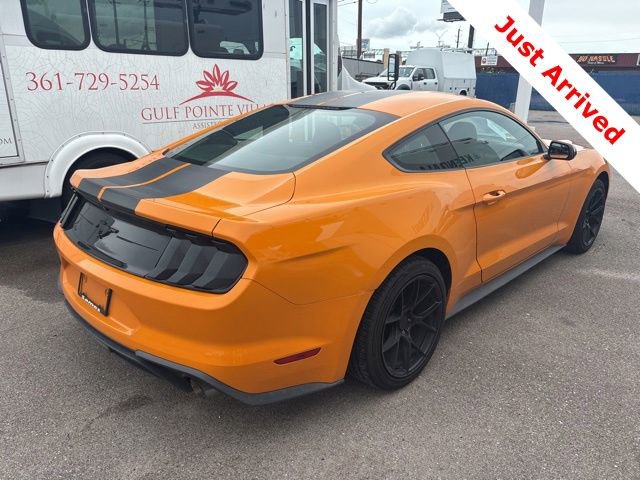 Used 2018 Ford Mustang Coupe RWD image 11