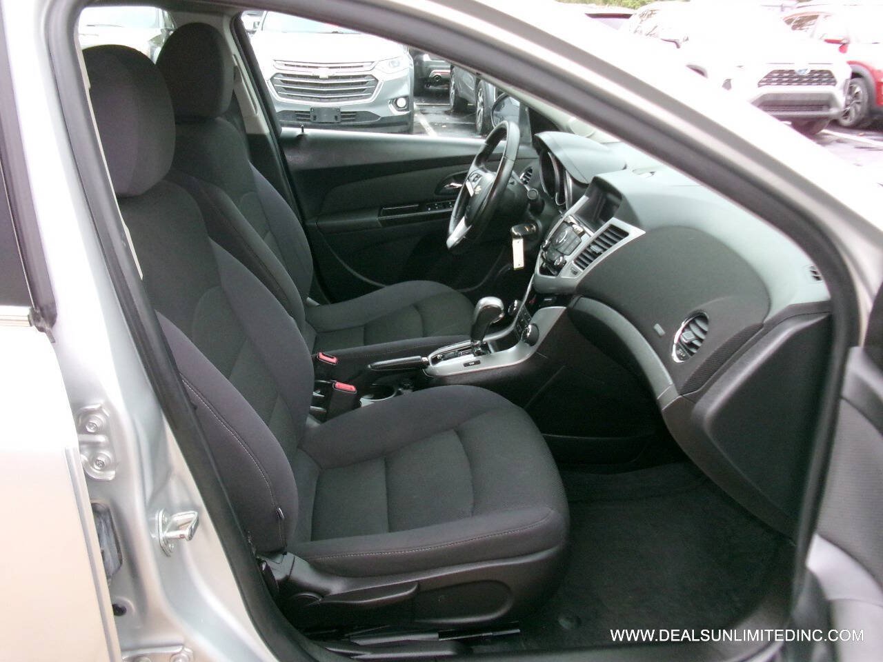 Used 2013 Chevrolet Cruze LT FWD image 17