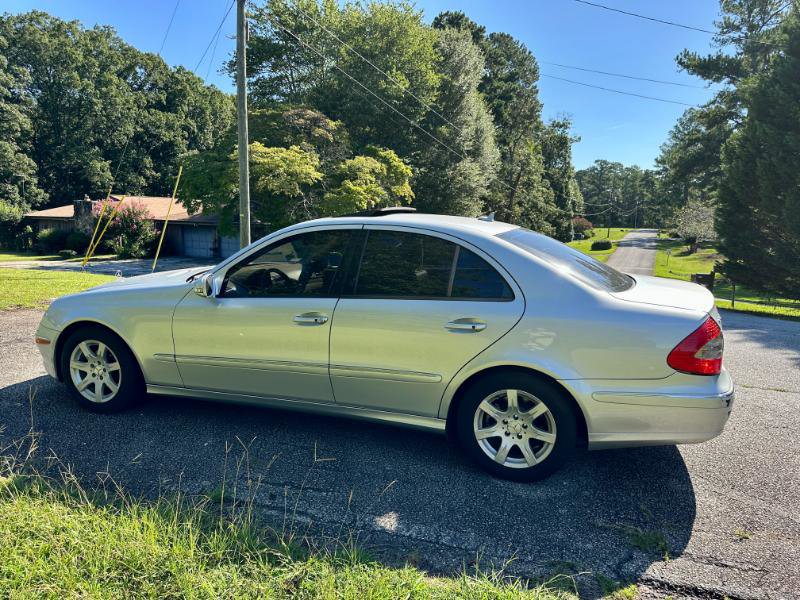 Used 2009 Mercedes-Benz E 320 BlueTEC Sedan image 5