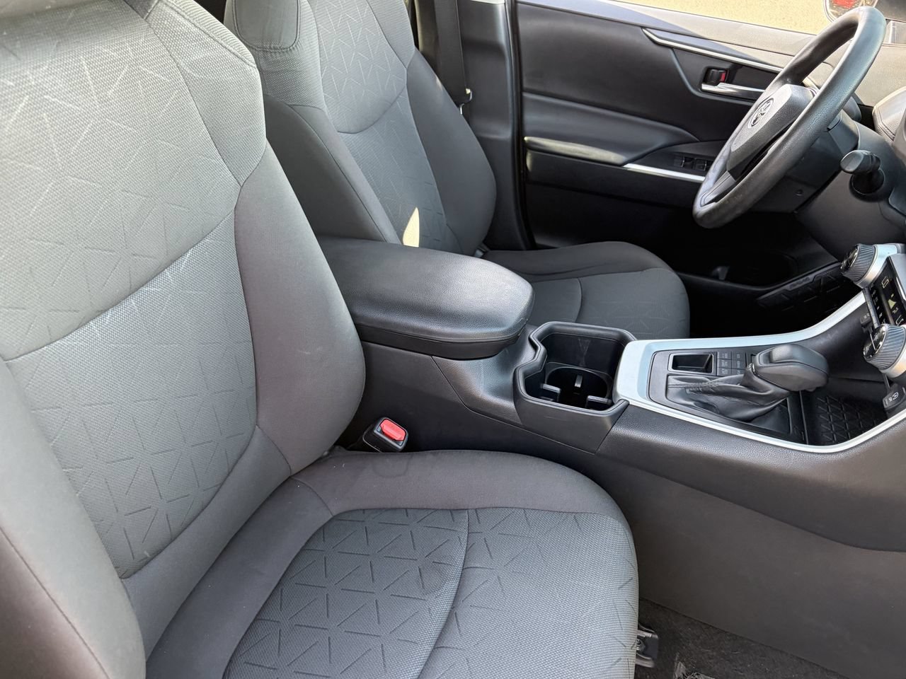 Used 2023 Toyota RAV4 XLE AWD/4WD image 9