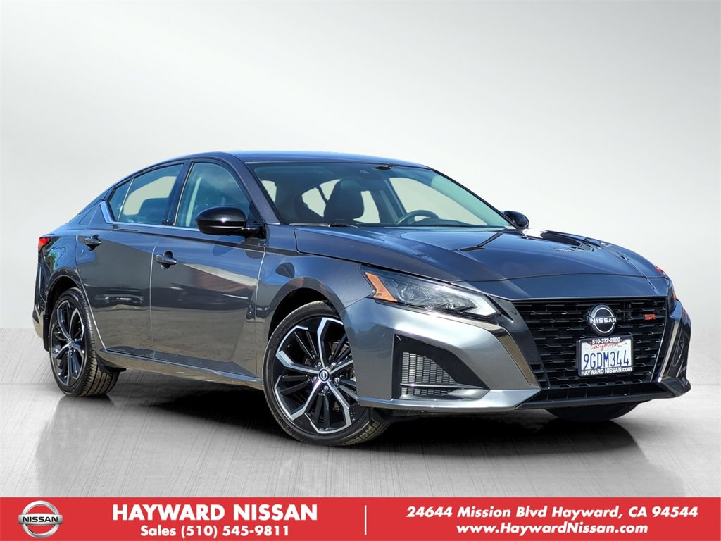 Used 2023 Nissan Altima 2.5 SR image 1