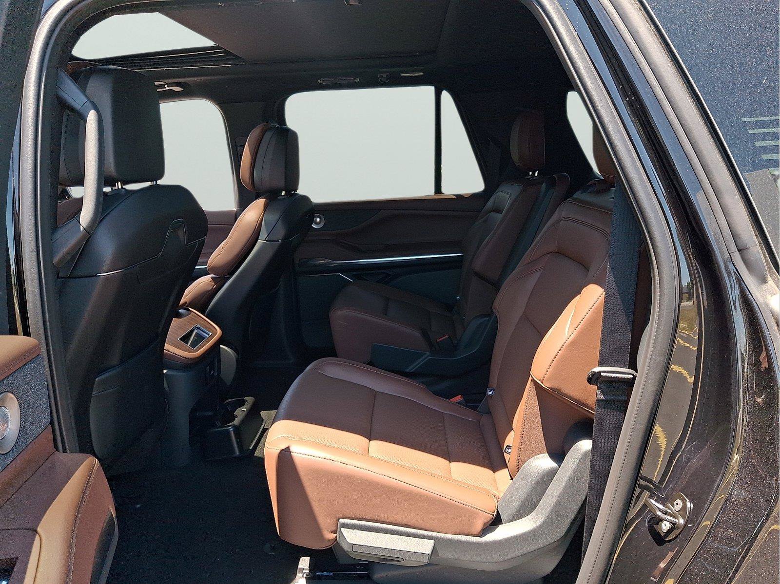 New 2026 Lincoln Navigator L Reserve AWD/4WD image 6