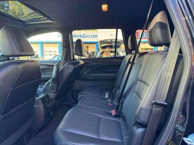 Used 2023 Honda Passport EX-L image 16