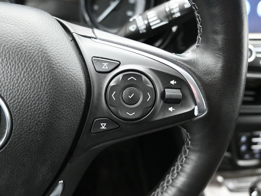 Used 2020 Buick Envision Essence image 18