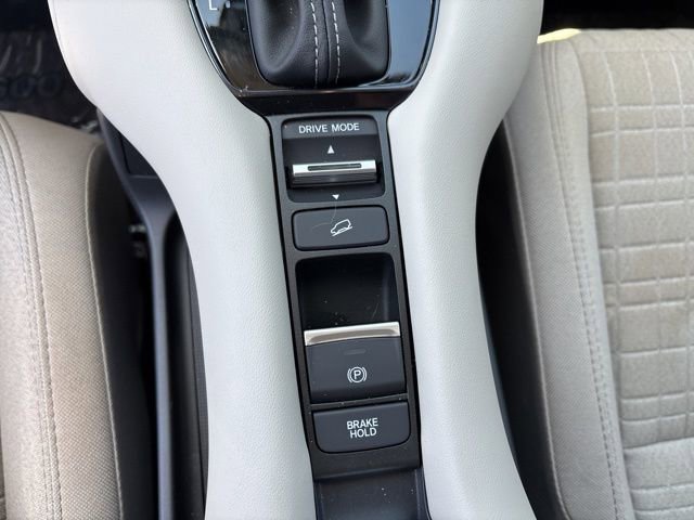 Certified 2025 Honda HR-V LX image 27