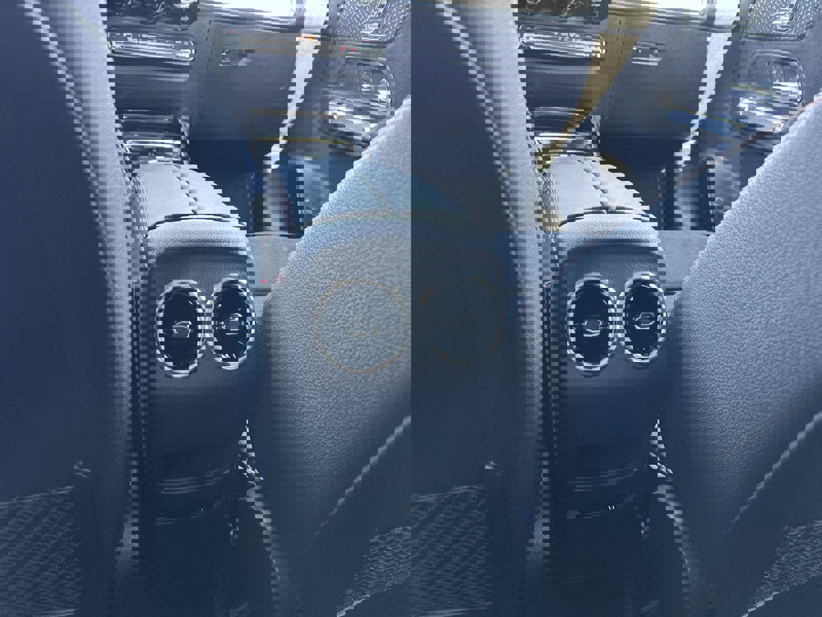 Used 2025 Mercedes-Benz GLB 250 image 18