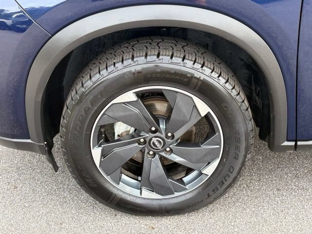 Used 2024 Nissan Rogue SV AWD/4WD image 26