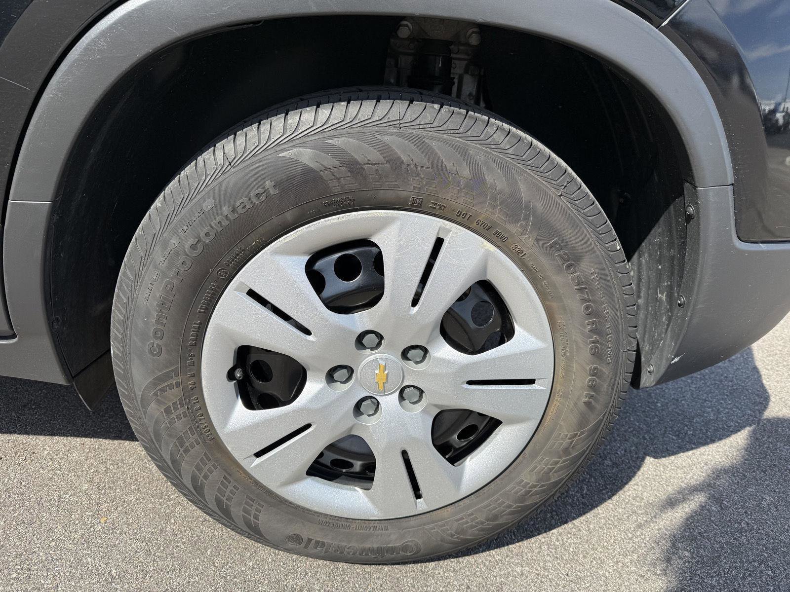 Used 2018 Chevrolet Trax LS FWD image 16