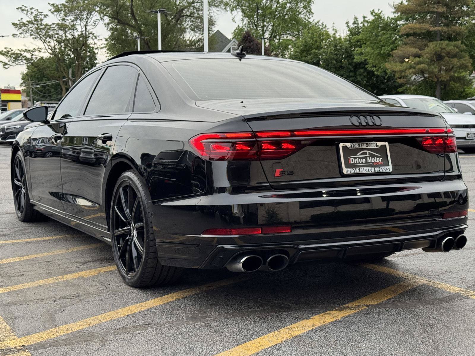 Used 2022 Audi S8 AWD/4WD image 7