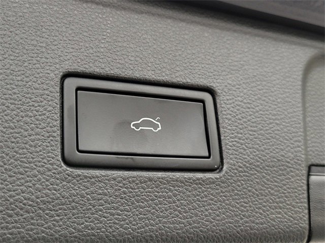 Used 2024 Volkswagen Atlas SE image 16