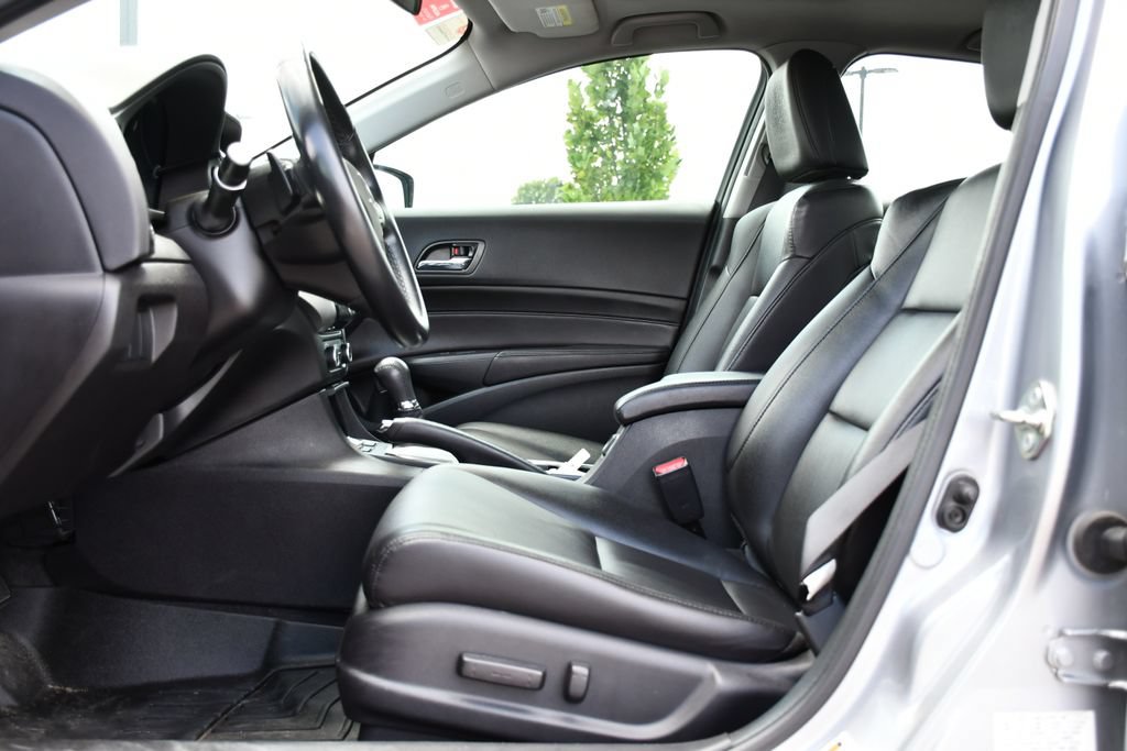Used 2017 Acura ILX FWD image 17
