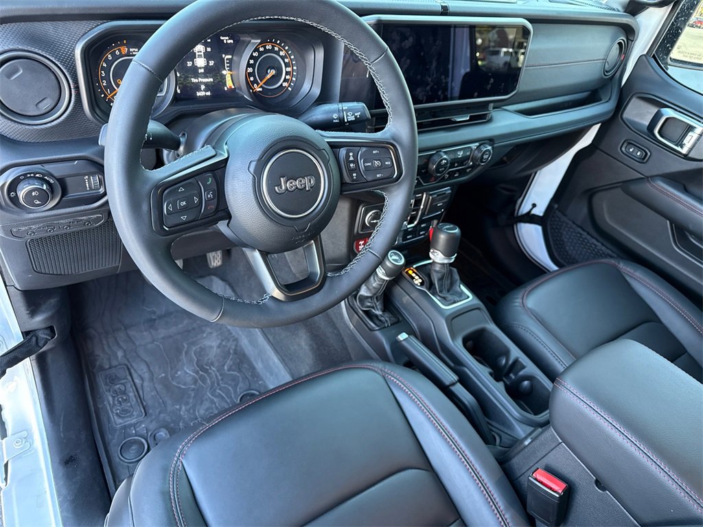 Used 2025 Jeep Gladiator Rubicon w/ Safety Group image 6