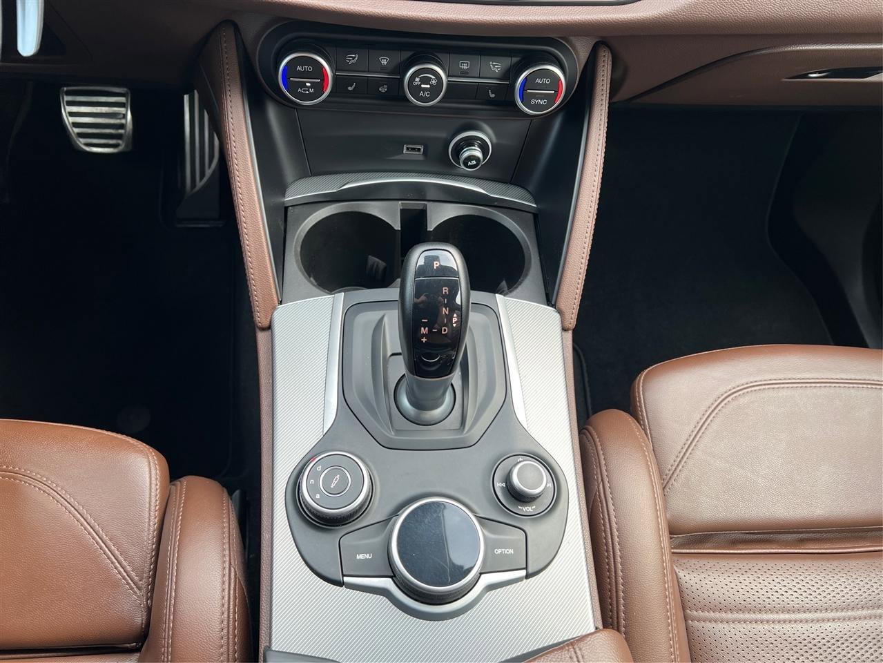 Used 2019 Alfa Romeo Stelvio Ti Sport w/ Quick Order Package 22S Sport AWD/4WD image 27