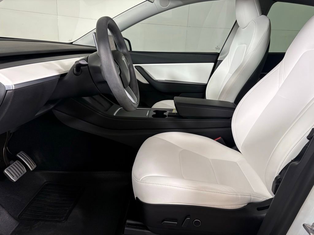 Used 2022 Tesla Model Y Long Range AWD/4WD image 19
