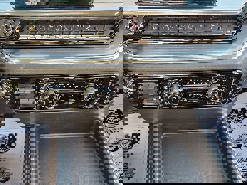 Used 2024 Chevrolet Silverado 2500 High Country w/ High Country Premium Package image 21