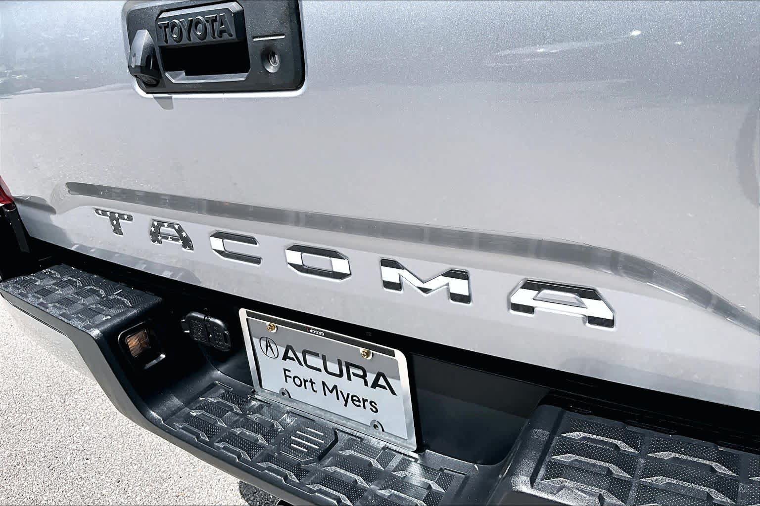 Used 2021 Toyota Tacoma SR5 RWD image 10