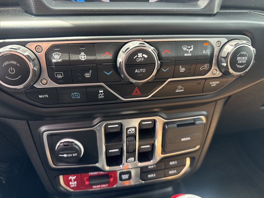 Certified 2023 Jeep Wrangler Unlimited Rubicon 4xe w/ Steel Bumper Group image 24