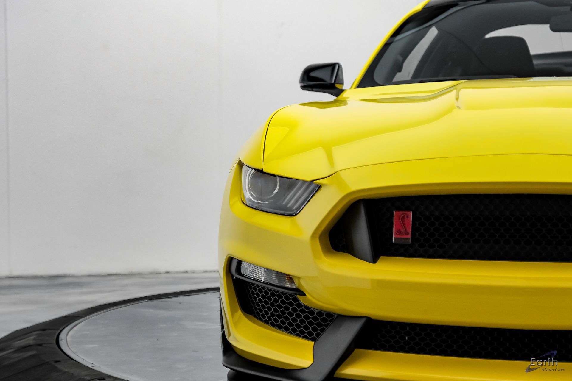 Used 2017 Ford Mustang Shelby GT350R w/ GT350R Equipment Group 920A RWD image 30