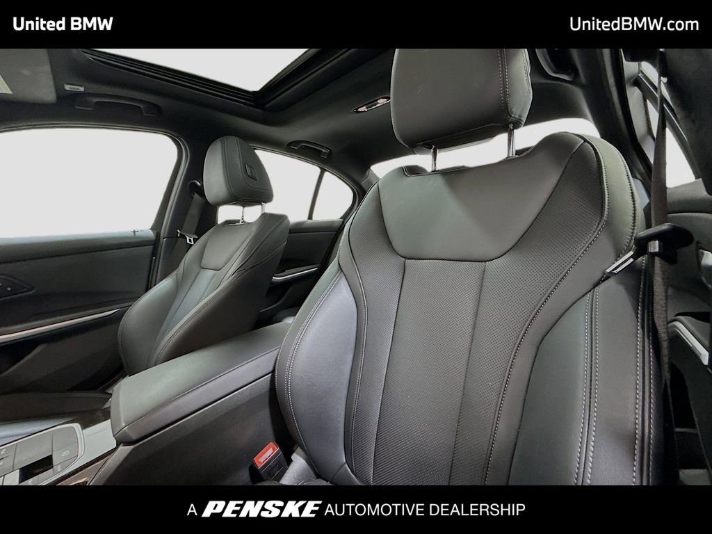 Used 2024 BMW 330i Sedan w/ M Sport Package RWD image 5