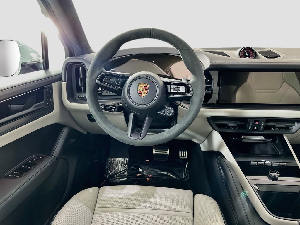 Certified 2026 Porsche Cayenne GTS AWD/4WD image 25
