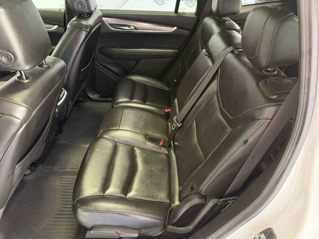 Used 2022 Cadillac XT6 Luxury image 21
