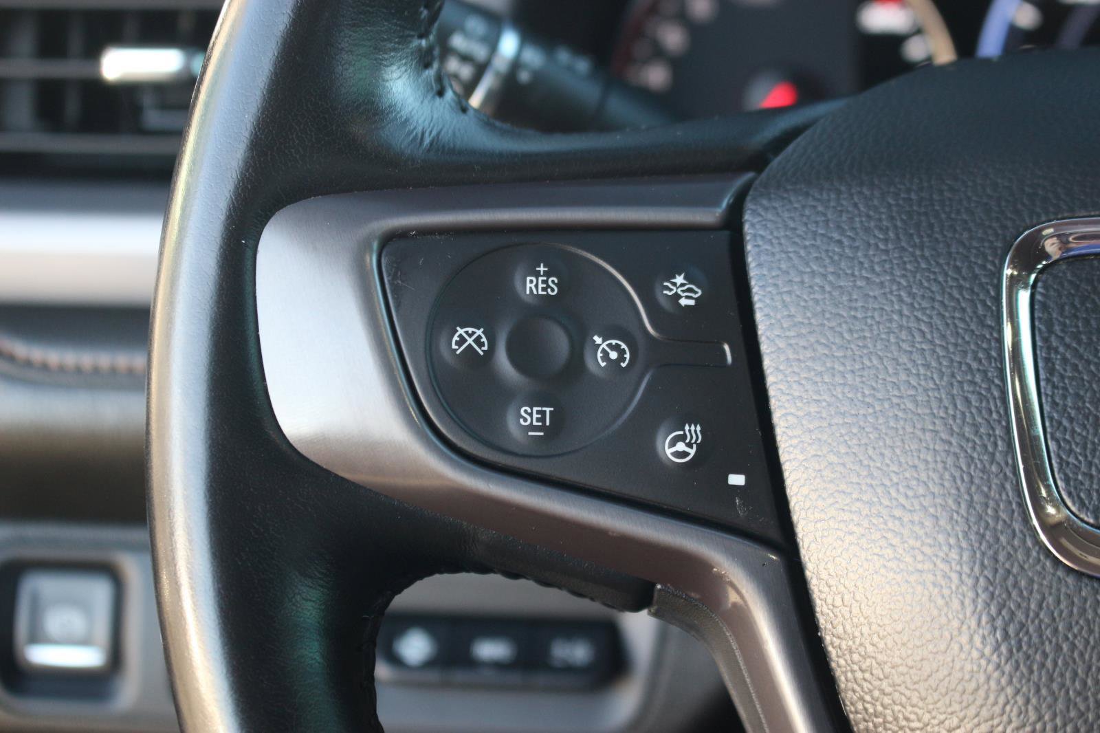 Used 2022 GMC Acadia AT4 w/ Technology Package image 21