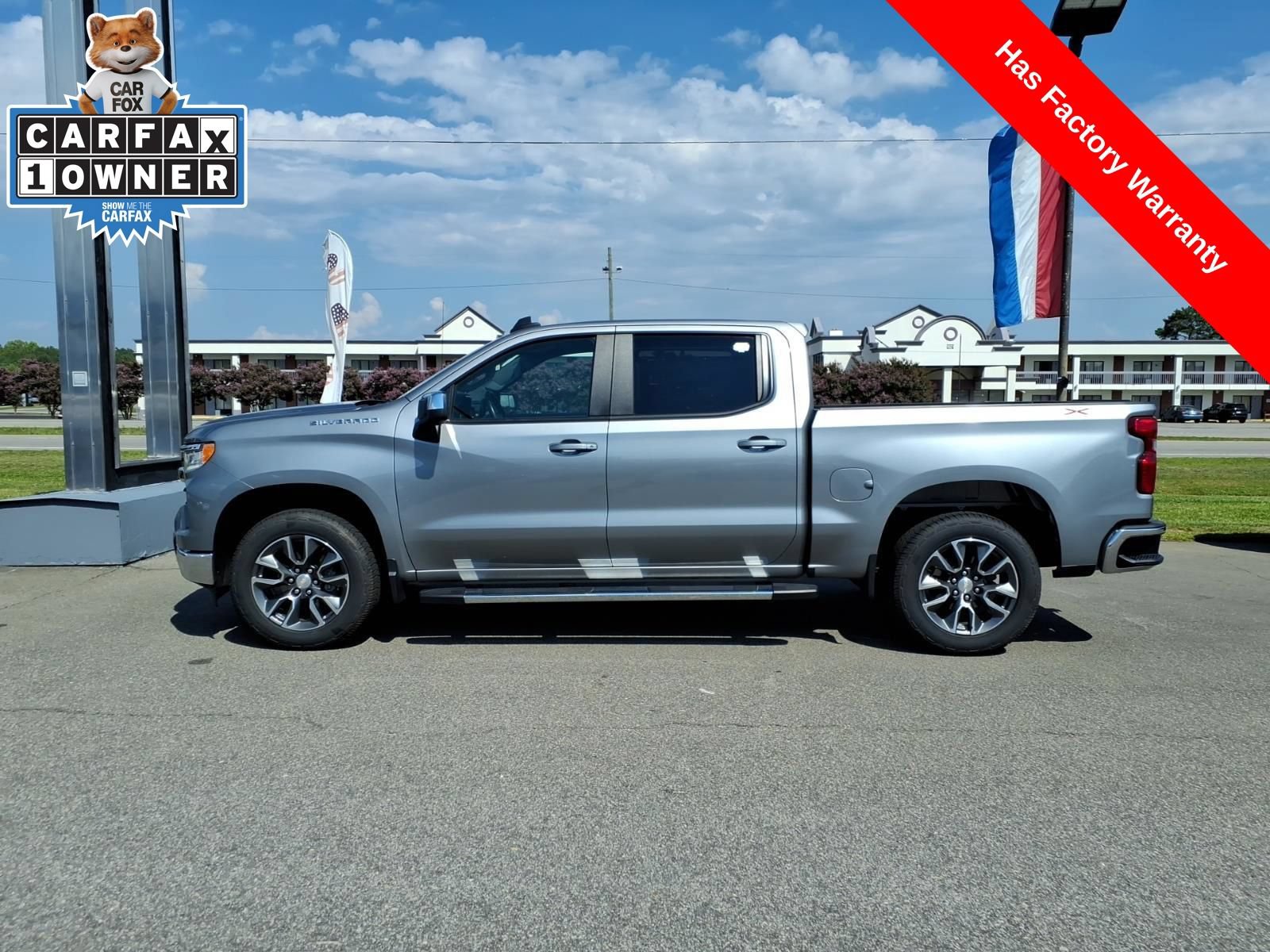Used 2023 Chevrolet Silverado 1500 LT AWD/4WD image 2