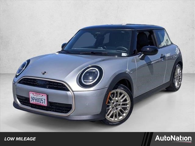 Used 2025 MINI Cooper 2-Door Hardtop image 1