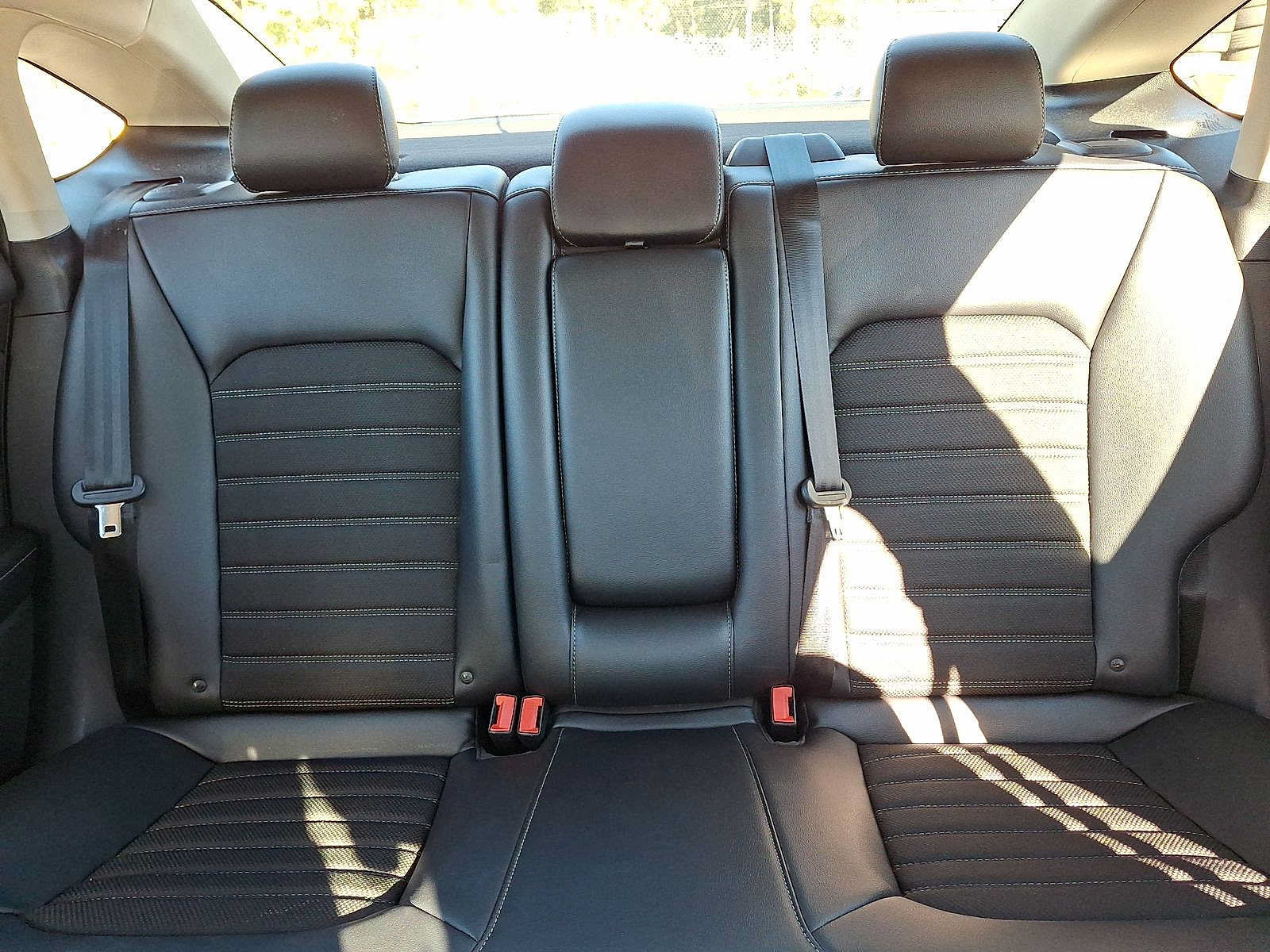 Used 2018 Ford Fusion SE w/ Equipment Group 201A FWD image 13
