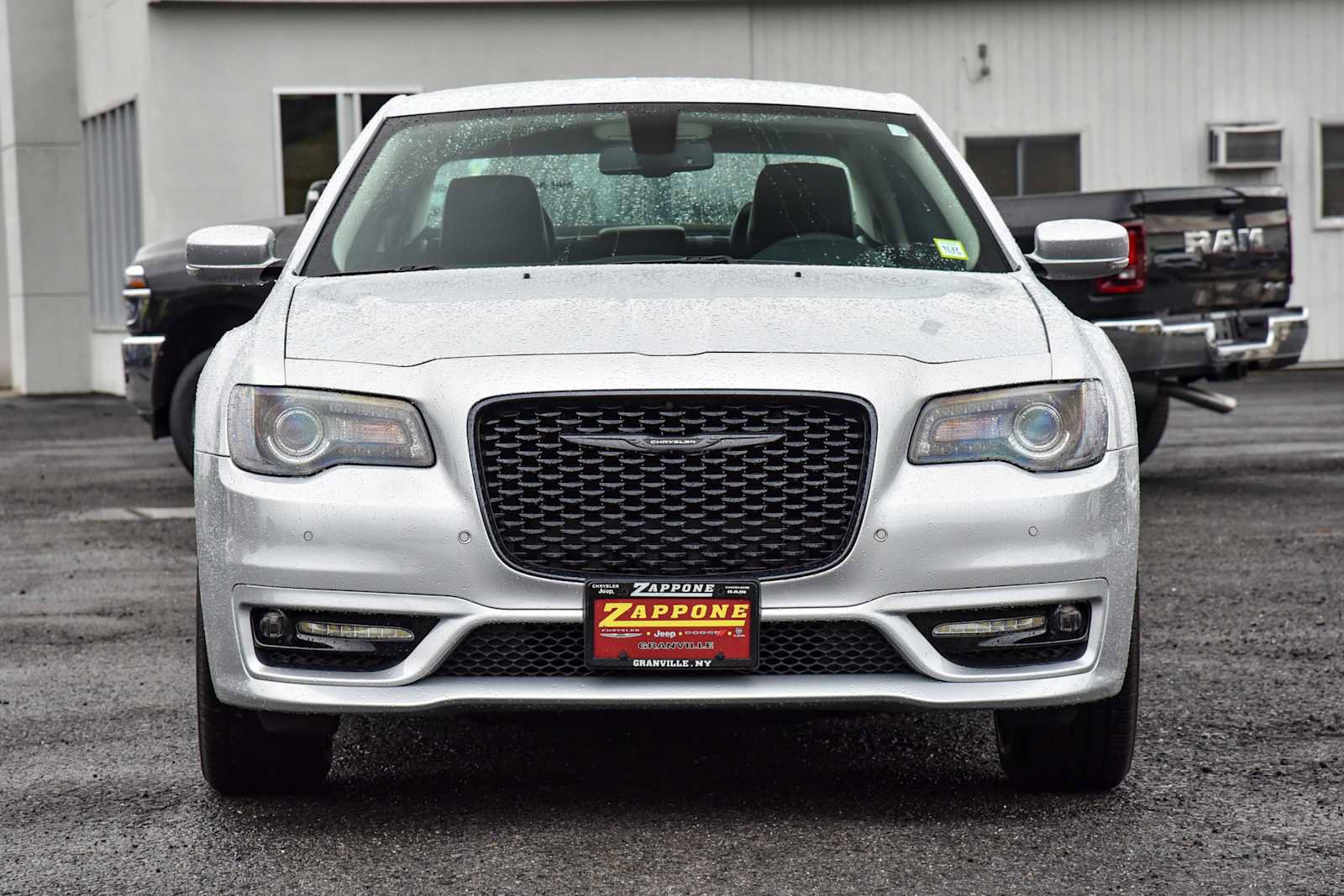 Certified 2023 Chrysler 300 Touring L w/ Comfort Group image 8