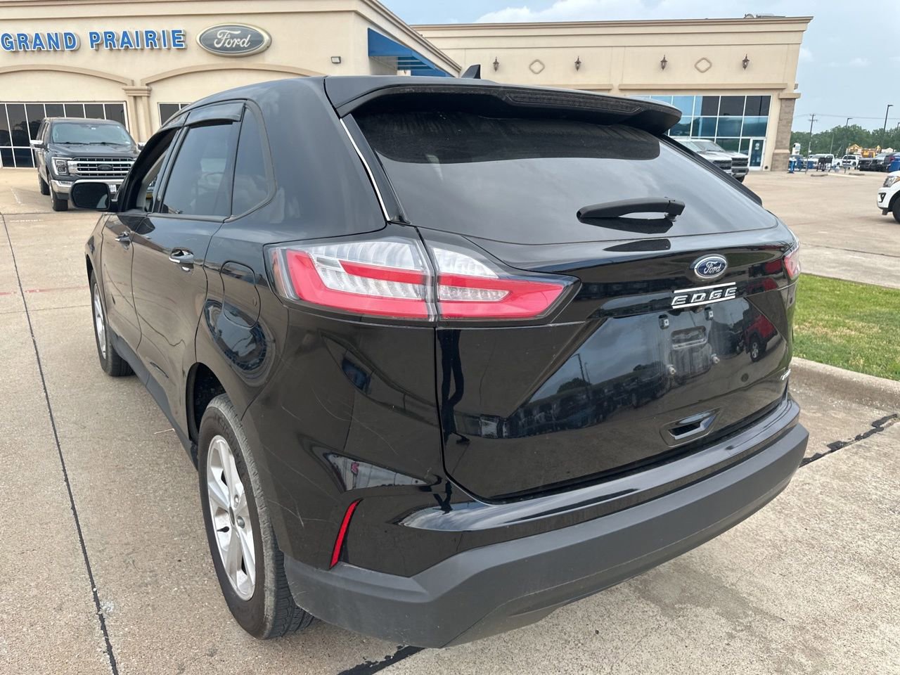 Used 2024 Ford Edge SE AWD/4WD image 9