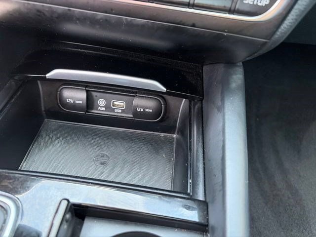 Used 2017 Kia Cadenza Premium w/ Luxury Package FWD image 25