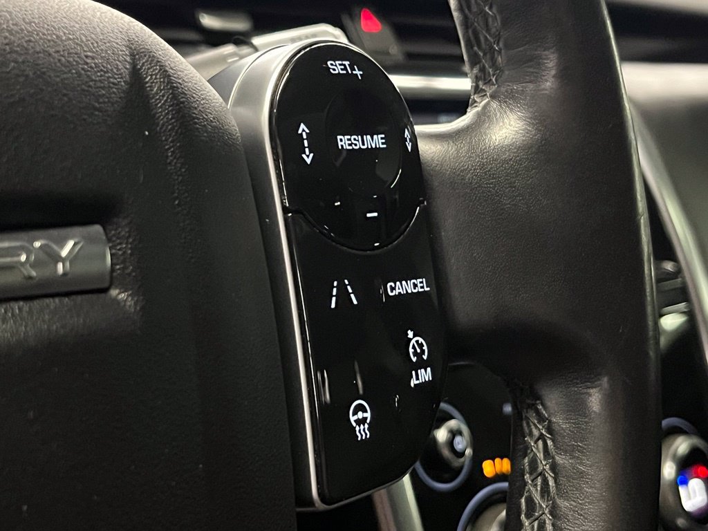 Used 2020 Land Rover Discovery Sport SE AWD/4WD image 25