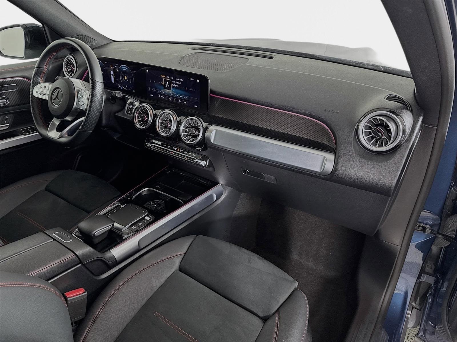 Used 2023 Mercedes-Benz GLB 250 w/ AMG Line image 30