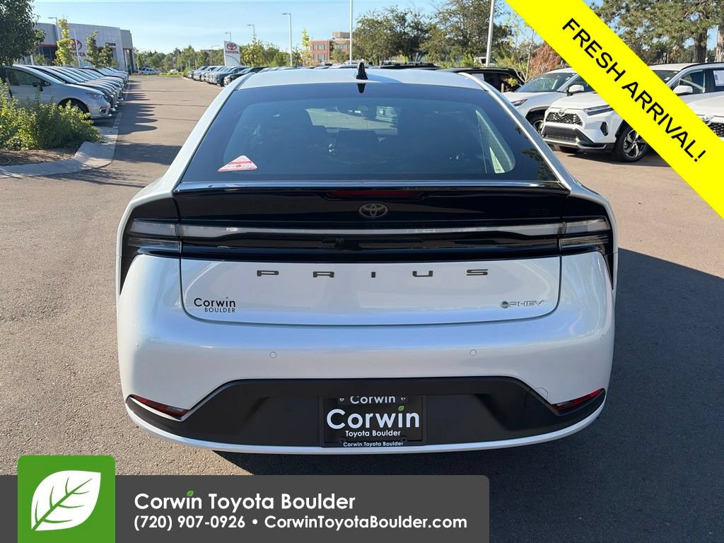 New 2027 Toyota Prius Plug-In Hybrid FWD image 8